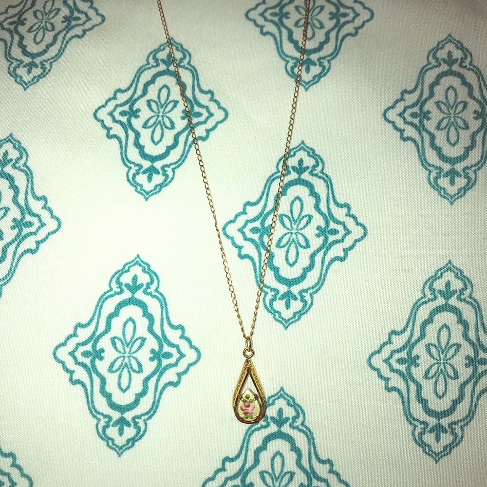 Dainty Teardrop Necklace